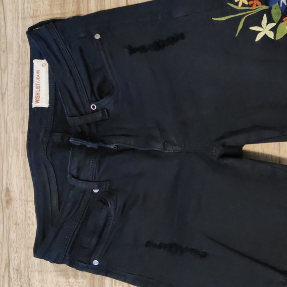 Wish List | Black floral embroidered cropped jean - Picture 2 of 6